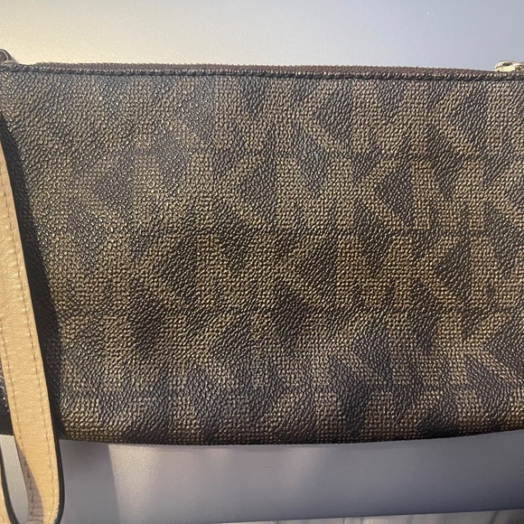 Michael Kors Wristlet Pouch - Picture 2 of 3